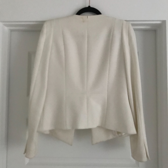 Soft, Structured Blazer - Picture 3 of 5